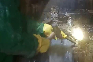 天津消防水池堵漏施工视频